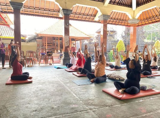 Gerakan Ibu Hamil Sehat dengan pemeriksaan ANC Terpadu, minum TTD secara teratur, kelas bumil dgn Prenatal Yoga, untuk turunkan AKI dan AKB STOP STUNTING.