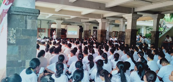                       MASA PENGENALAN LINGKUNGAN SEKOLAH (MPLS) DI SMA SANTO YOSEPH DENPASAR