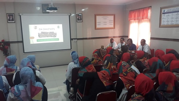 KAJI BANDING UPTD PUSKESMAS CIBARUSAH DAN UPTD PUSKESMAS SUKATANI BEKASI KE UPTD PUSKESMAS II DENPASAR BARAT