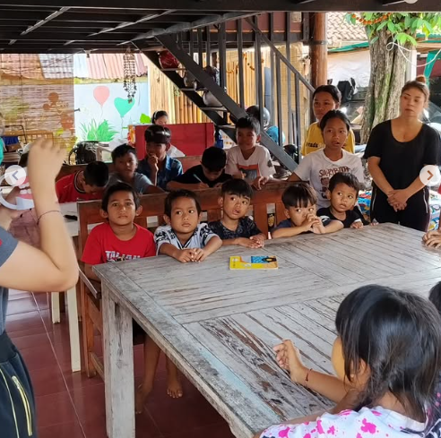 Edukasi Kesehatan Gigi dan mulut Puskesmas II Denpasar Barat di Yayasan Bali Street Mom and Kids