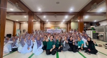 Kegiatan penyuluhan KB Metode Kontrasepsi Jangka Panjang (MKJP) bersama mahasiswa profesi Kebidanan ITEKES Bali di Masjid Al- Qodiri 