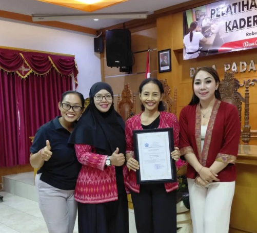 Kader Posyandu Anggrek Padang Indah menghadiri undangan dari Desa PadangSambian Kelod dalam rangka Pelatihan Digitalisasi Kader Posyandu di Gedung Mahotama Kantor Desa Padangsambian Kelod.